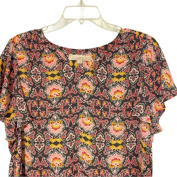 Loft Floral Flutter Sleeve V Neck Top Size LP - Picture 3 of 13
